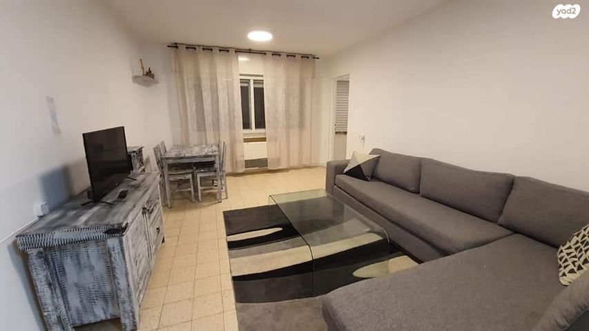 עליית הנוער 8