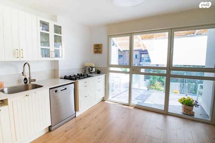 דירת גן, א.ד. גורדון 8, קרית היובל, ירושלים