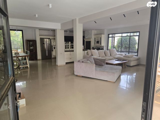 בית פרטי/ קוטג', בראון 1, רמות, רמות