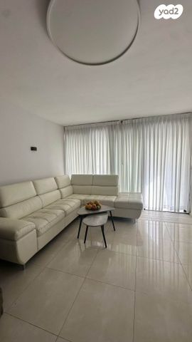 דירה, טרומפלדור 64, כפר גנים א, פתח תקווה