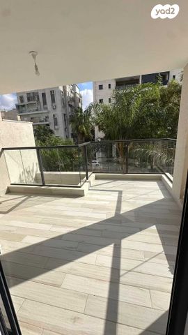 דירה, טרומפלדור 64, כפר גנים א, פתח תקווה