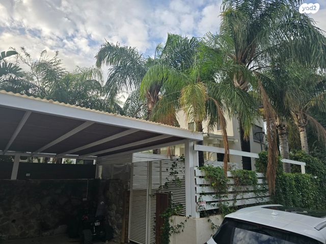 בית פרטי/ קוטג', בראון 1, רמות, רמות