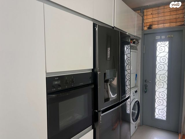 דירת גן, אליעזר קשאני 45, ארמון הנציב, תלפיות מזרח, ירושלים