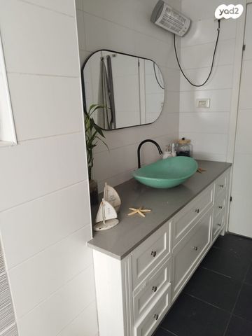 דירה, הרב ישעיהו משורר 12, הדר גנים, פתח תקווה