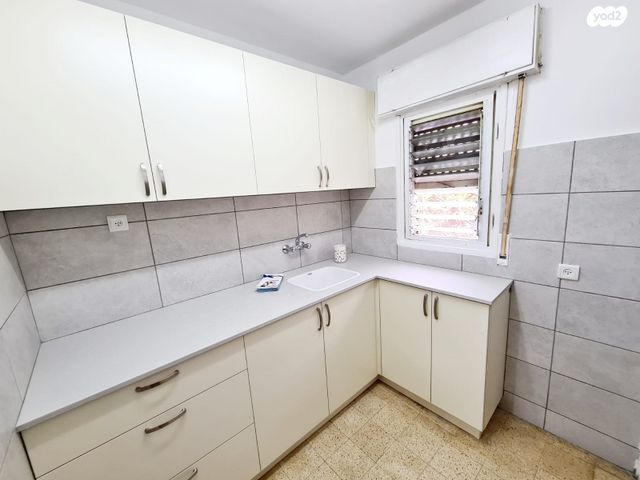 שדרות דגניה 28