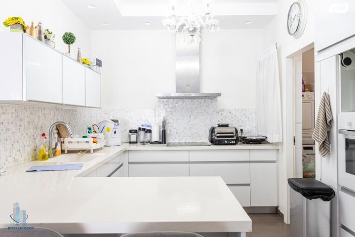 דירה, חזון אי"ש 11, רחובות הצעירה, רחובות