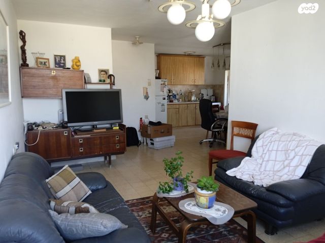 יצחק בן צבי 60