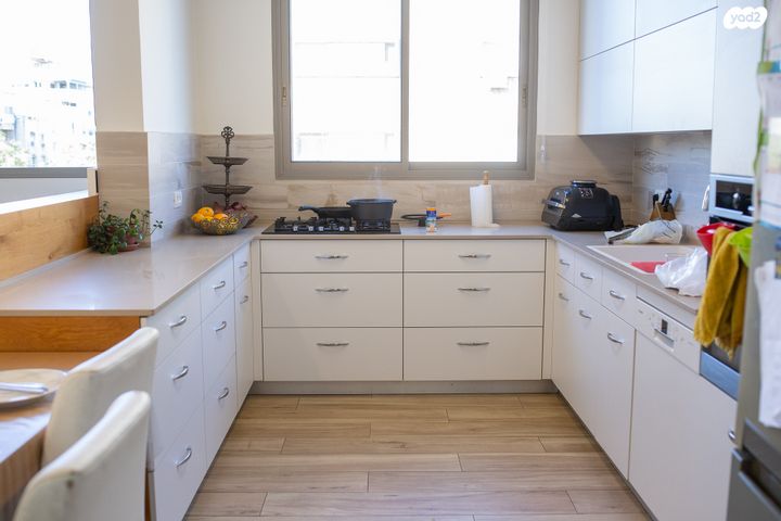 גג/ פנטהאוז, ברץ 2, כפר גנים א, פתח תקווה