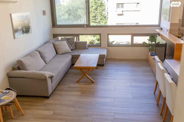 גג/ פנטהאוז, ברץ 2, כפר גנים א, פתח תקווה