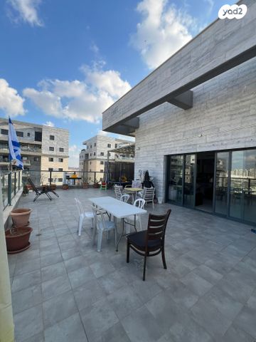 גג/ פנטהאוז, גרטרוד עליון 36, פסגות אפק, ראש העין