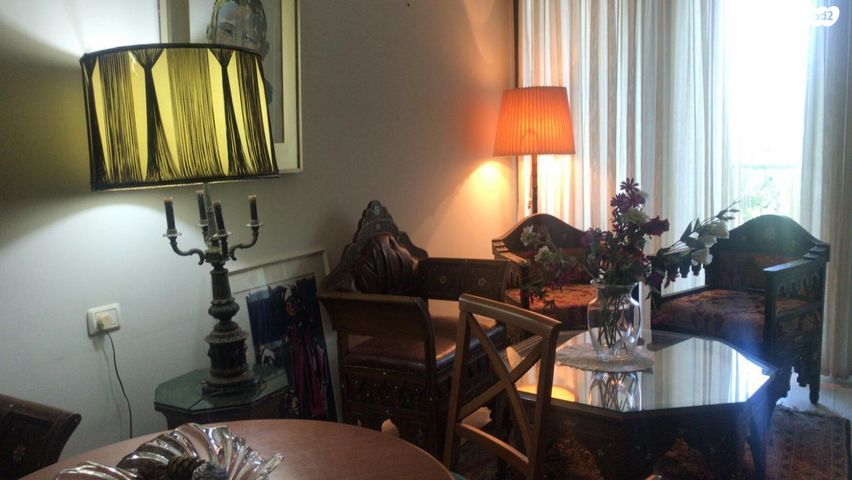 דירה, הפסגה 1, שורש, שורש