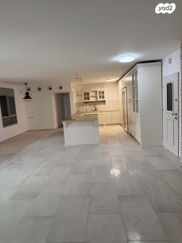 גג/ פנטהאוז, הלילך 1, הפרחים, קרית גת