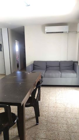 דירה, קהילת אונגוואר 806, רמות, ירושלים