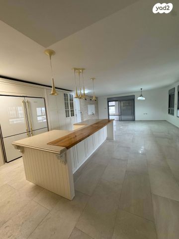 גג/ פנטהאוז, הלילך 1, הפרחים, קרית גת