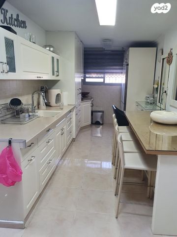 שלמה אבן גבירול 6