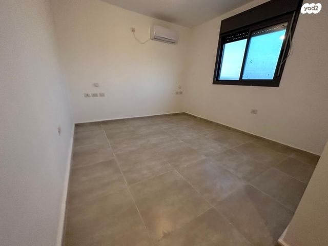 דירת גן, איבי נחל 1, אבני חפץ, אבני חפץ