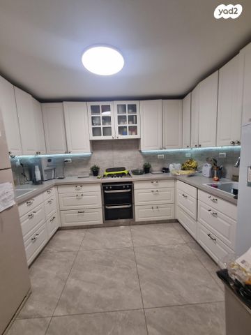 דירה, מבוא דב בר יקר 7, נווה יעקב, ירושלים