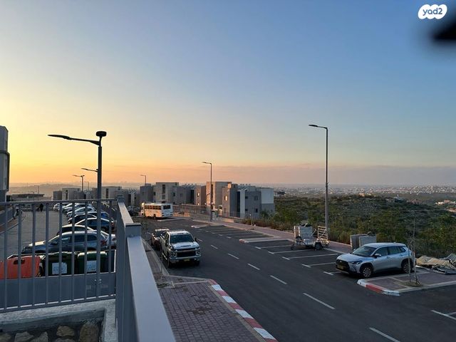 דירת גן, איבי נחל 1, אבני חפץ, אבני חפץ