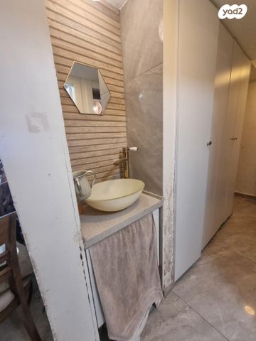 דירה, מבוא דב בר יקר 7, נווה יעקב, ירושלים