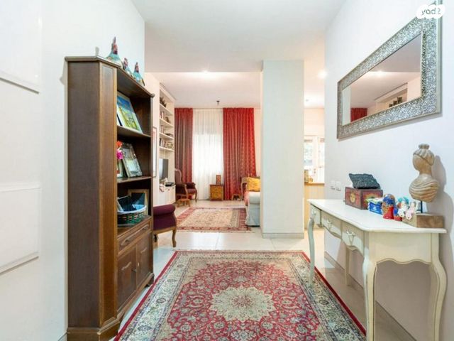 דירת גן, שיינקין 32, לב תל אביב, לב העיר צפון, תל אביב יפו