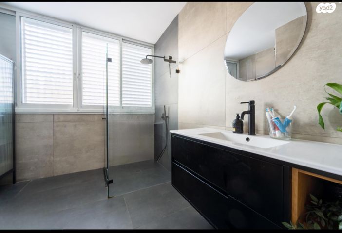 גג/ פנטהאוז, הנשיאים 5, כפר גנים א, פתח תקווה