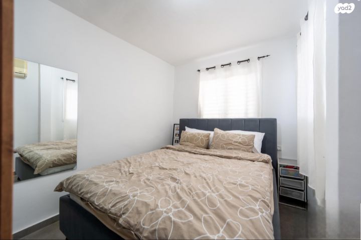 גג/ פנטהאוז, הנשיאים 5, כפר גנים א, פתח תקווה