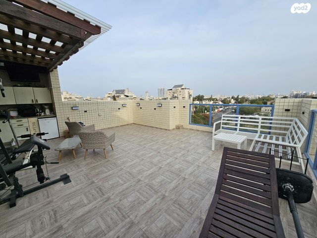 גג/ פנטהאוז, יפה אברהם 14, קרית רבין, חולון