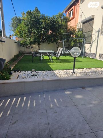 דו משפחתי, א.ד. גורדון 6, נווה דוד, רמלה