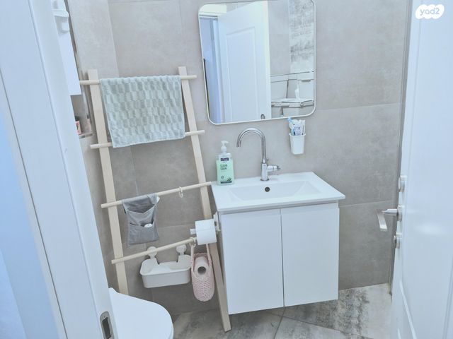 דירה, הרב דוד שניאורסון 3, רמות, ירושלים