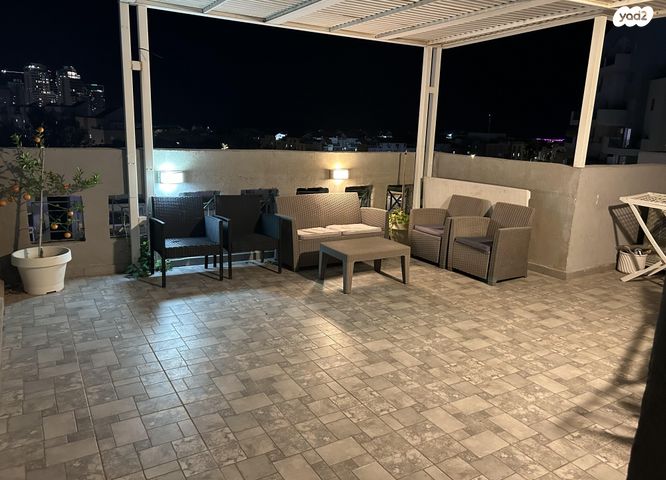 גג/ פנטהאוז, חרצית 14, גבעת האירוסים, נתניה