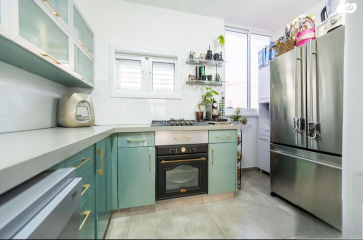 גג/ פנטהאוז, הנשיאים 5, כפר גנים א, פתח תקווה