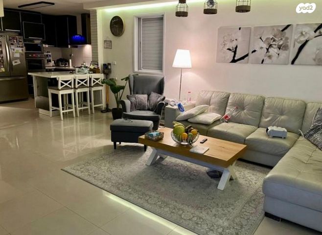 גג/ פנטהאוז, חרצית 14, גבעת האירוסים, נתניה