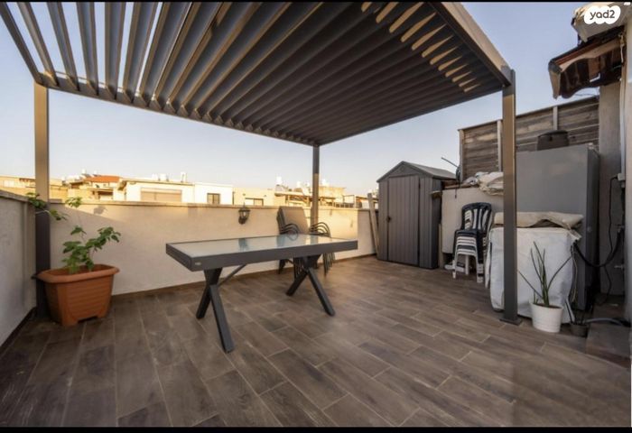 גג/ פנטהאוז, הנשיאים 5, כפר גנים א, פתח תקווה