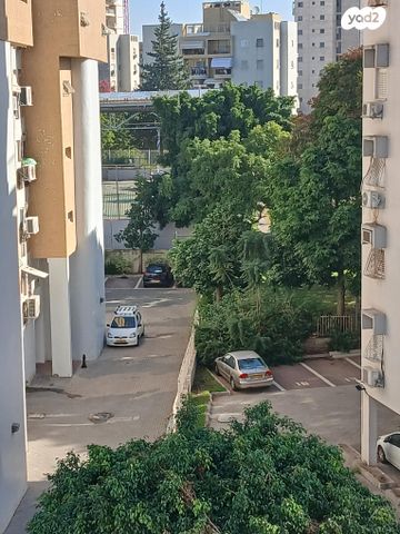 גג/ פנטהאוז, ברקן 13, תל גיבורים, חולון