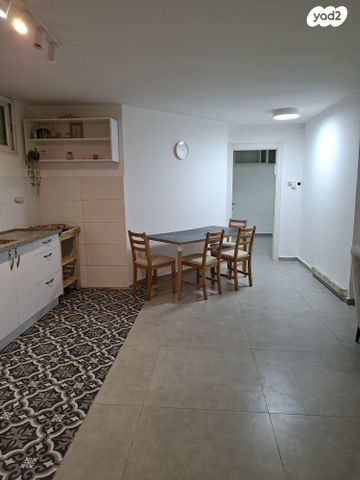 מרתף/ פרטר, האורן 2, בנה ביתך, קדימה צורן