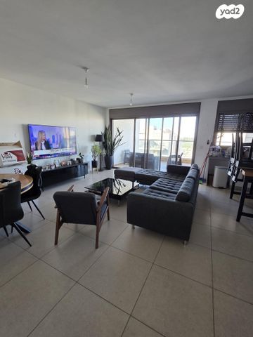 שושנה דמארי 11