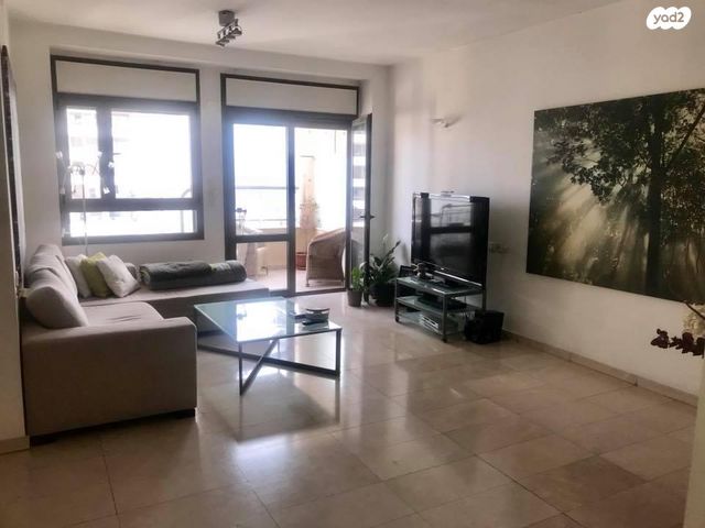 נחלת יצחק 18