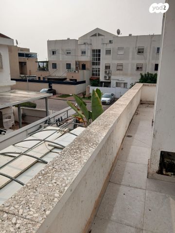 מקווה ישראל 27