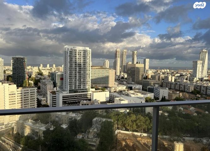 דרך מנחם בגין 144