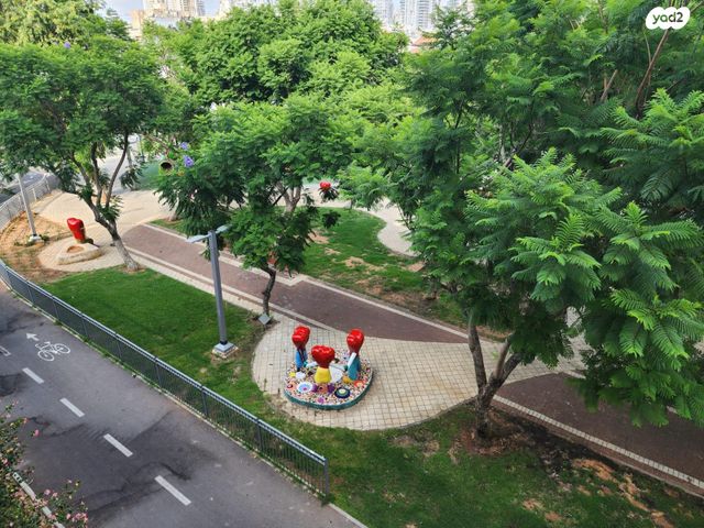 יוסף אהרונוביץ' 25