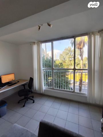 אוסישקין 102