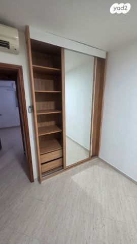 דירה, יעקב פיינשטיין 182, אושיות, רחובות