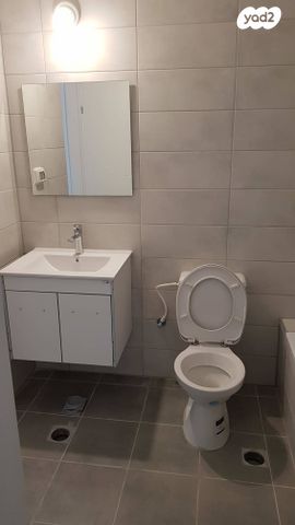 דירה, לוטם 19, הפרחים, חריש