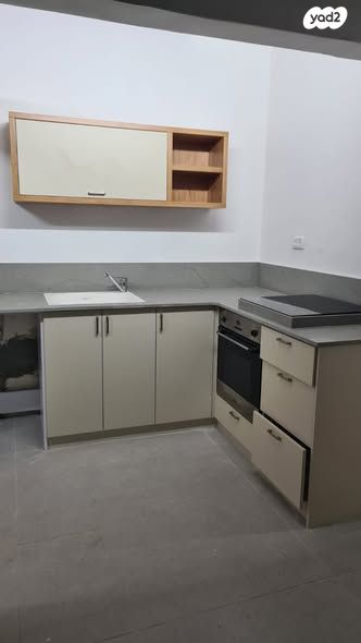 גג/ פנטהאוז, רענן 19, כבירים, חיפה