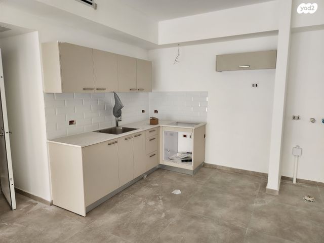 ז'בוטינסקי 10