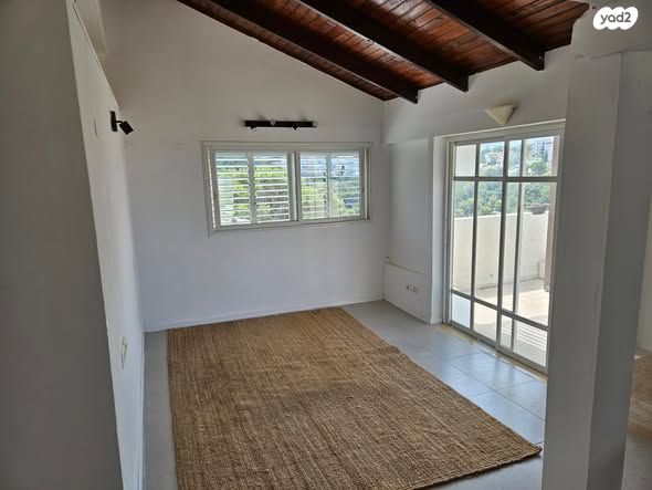 גג/ פנטהאוז, רענן 19, כבירים, חיפה