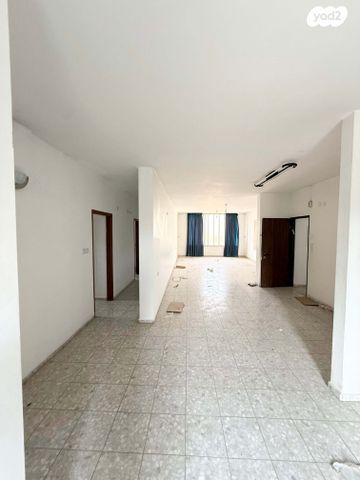 בית פרטי/ קוטג', בעל מלאכת שלמה 15, שבזי, ראש העין