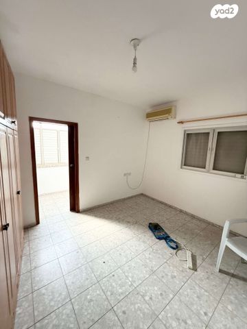 בית פרטי/ קוטג', בעל מלאכת שלמה 15, שבזי, ראש העין