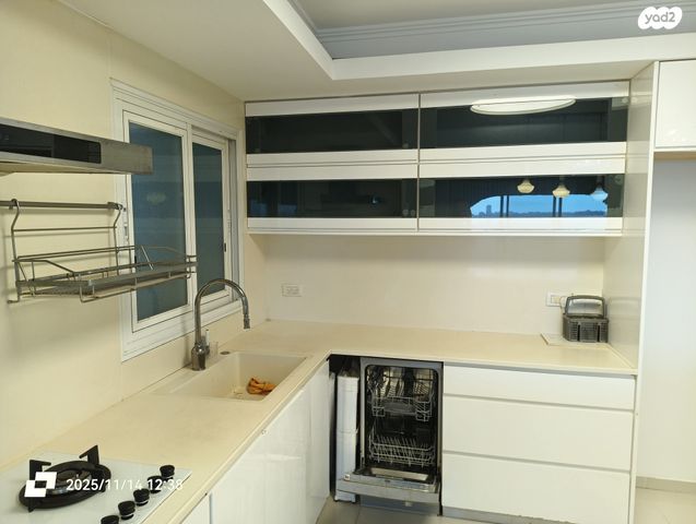 דירה, יגאל אלון 39, סביוני הכרמל, חיפה