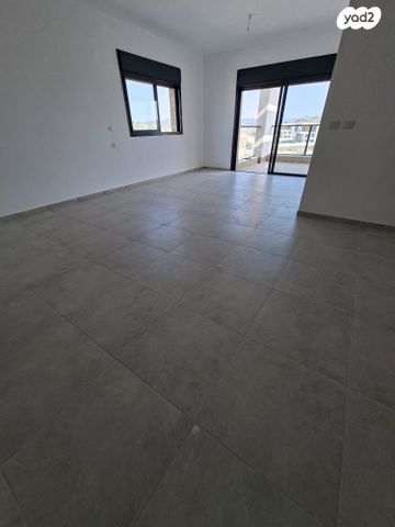 דירה, אלה 1, בת חפר, בת חפר